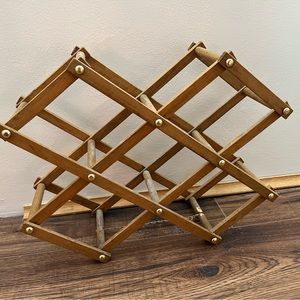 Retro expanding wood wine rack